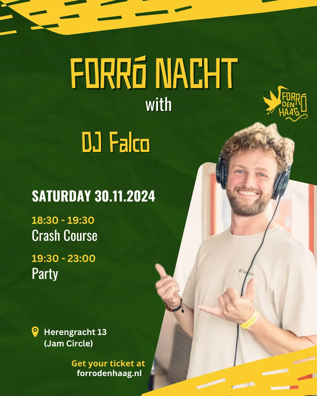 Forró Nacht party with people dancing North Eastern Brazilian dances.