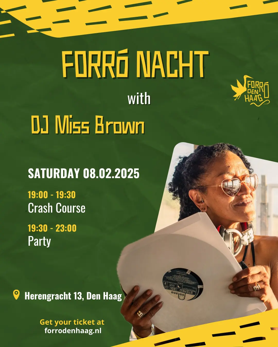 Forró Nacht party with people dancing North Eastern Brazilian dances.